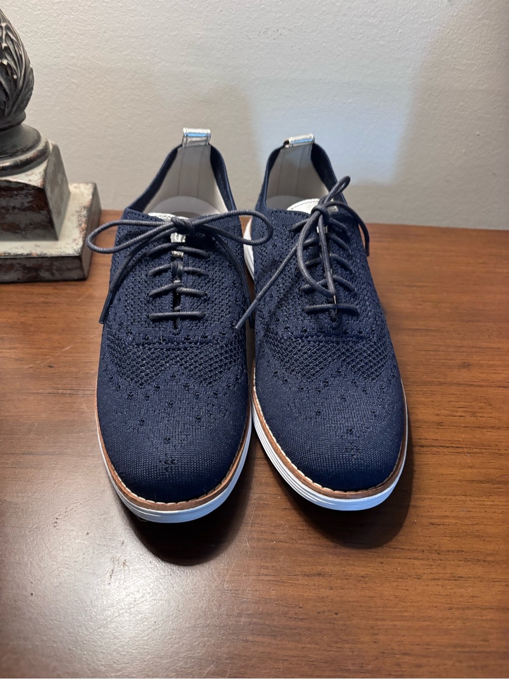 NWOT Women’s Cole Haan Navy Knit Casual Wingtips lace Up Shoes Size 9